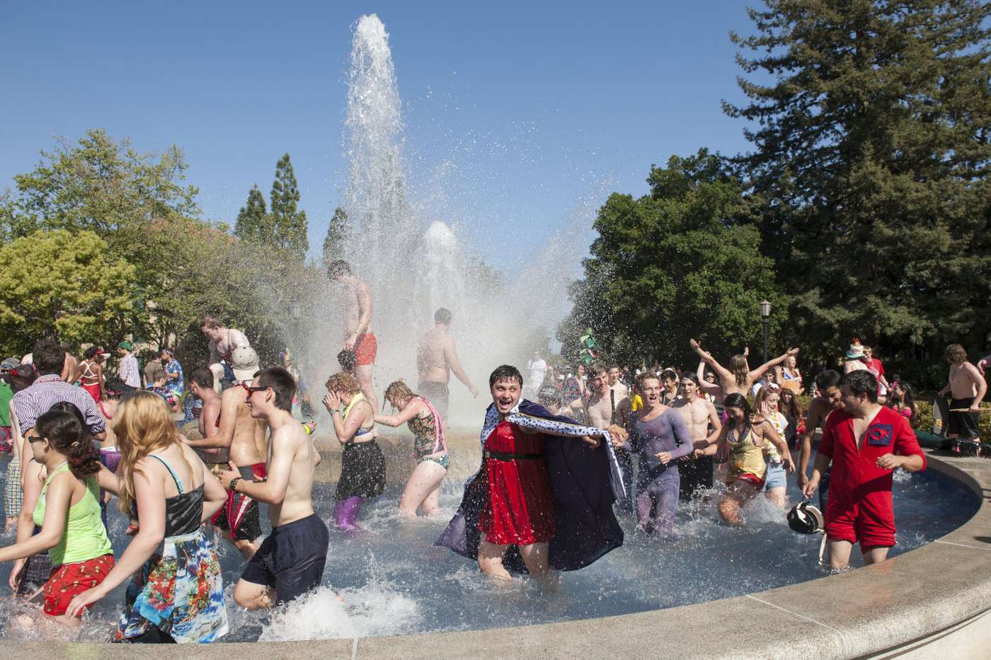 Students fountain hop