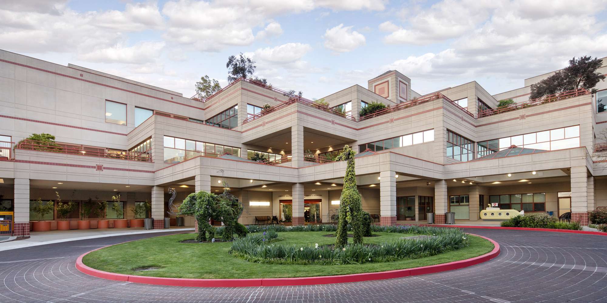 The West building of Lucile Packard Children’s Hospital Stanford will be reimagined as the primary home for services for mothers and babies. The Dunlevies’ gift funds new facilities on the 1st floor.jpg